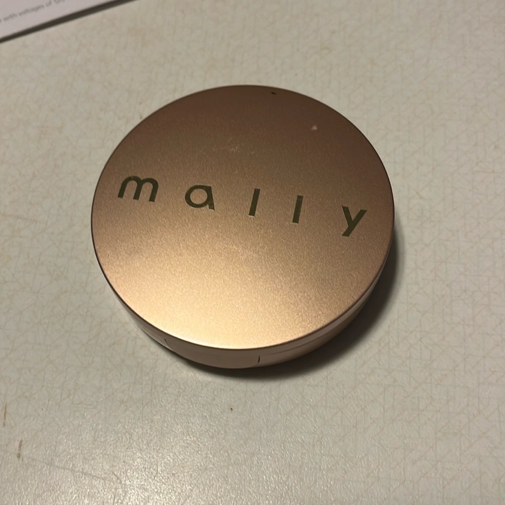 Malloy, Evercolor Poreless face defender color: Boost” New